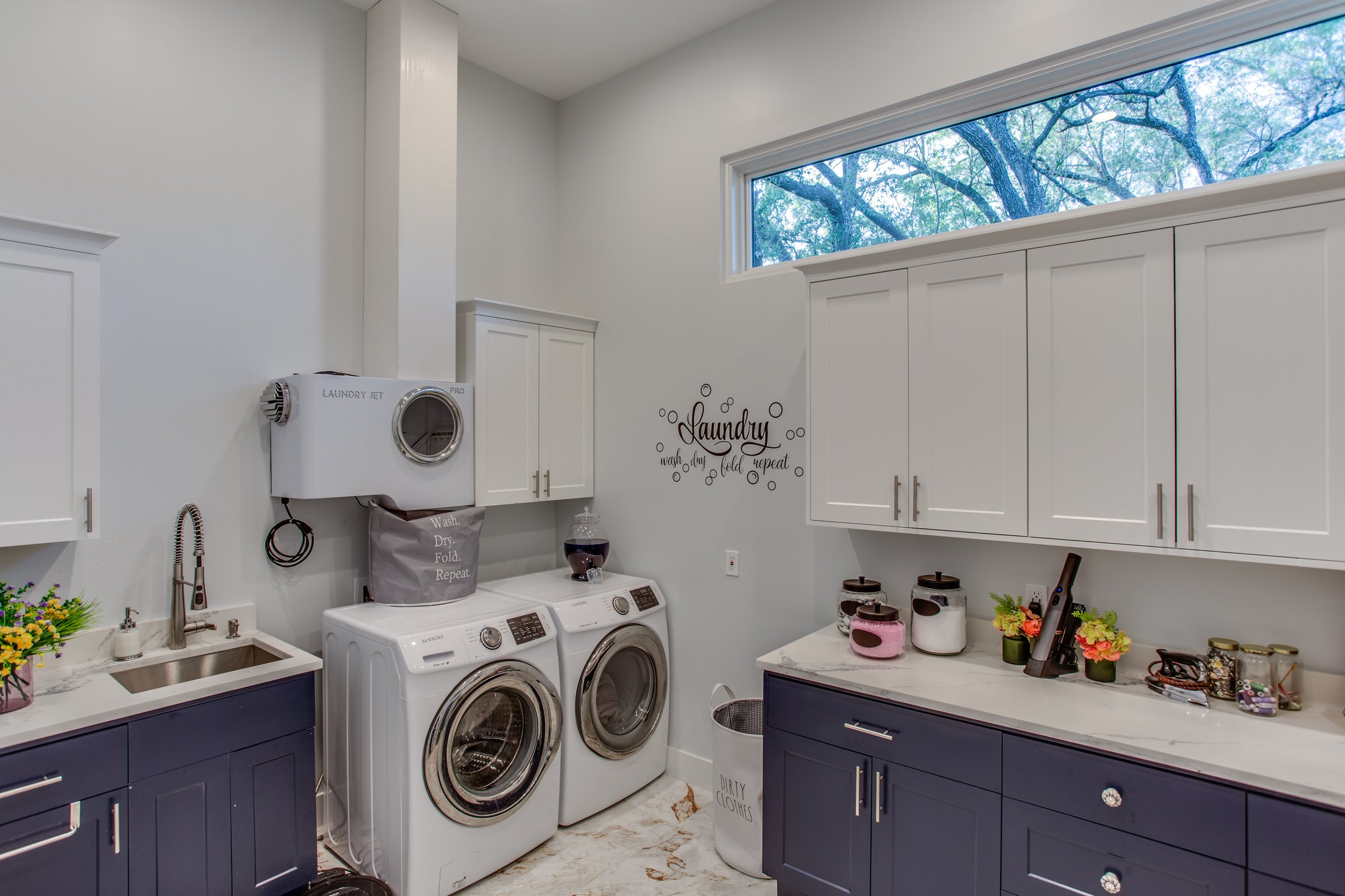 Cabinets_Laundry_laundry_jet.jpg