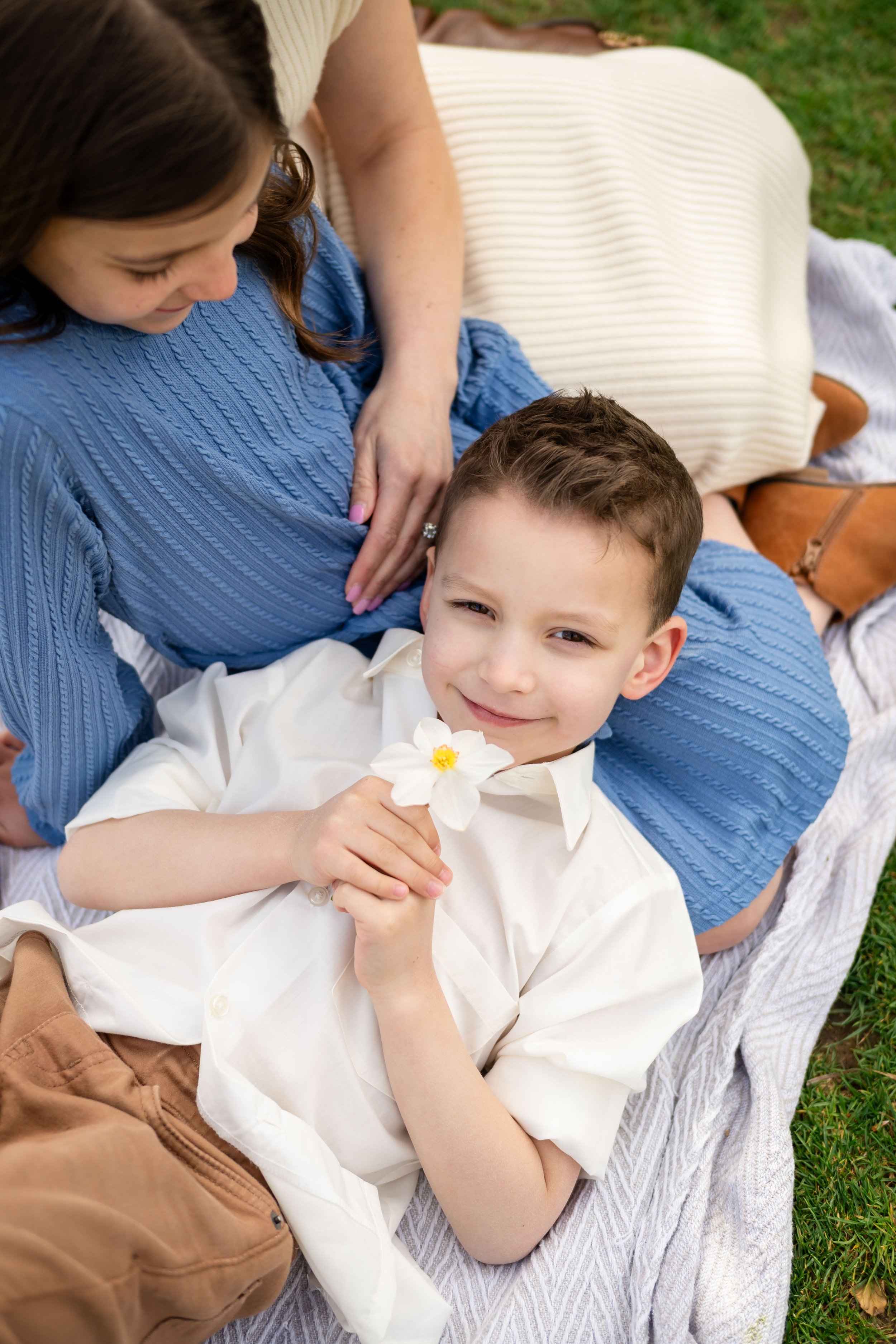 VictoriaMatthewsPhotography-MatthewsFamily-SneakPeek-Engagement-April202507.jpg