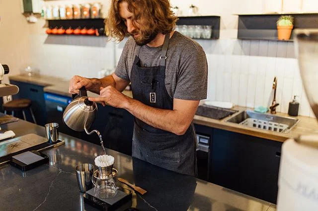 @enrichandendure provide linen aprons for over thirty different coffee shops in Northern Ireland. Here is one of their aprons being used by the team at @rootandbranchcoffee ☕️