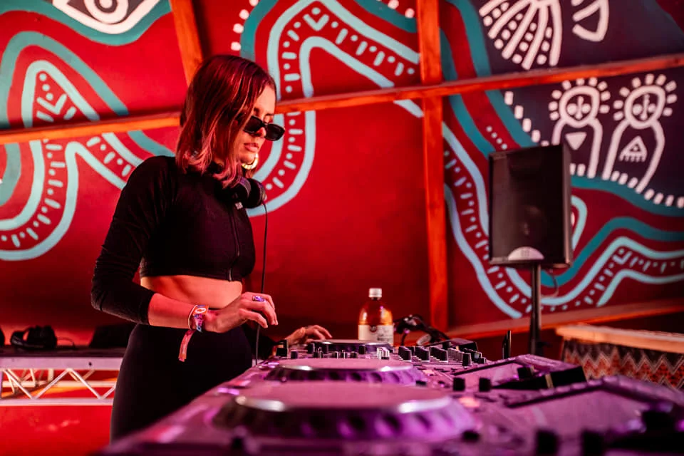 FEEZE DJ TECH HOUSE MINIMAL