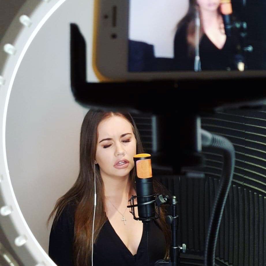 TAYLAH LITTLE PIANO SOLO GOLD COAST