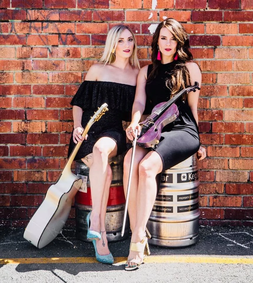 DAISY DUKES POP ROCK COUNTRY DUO