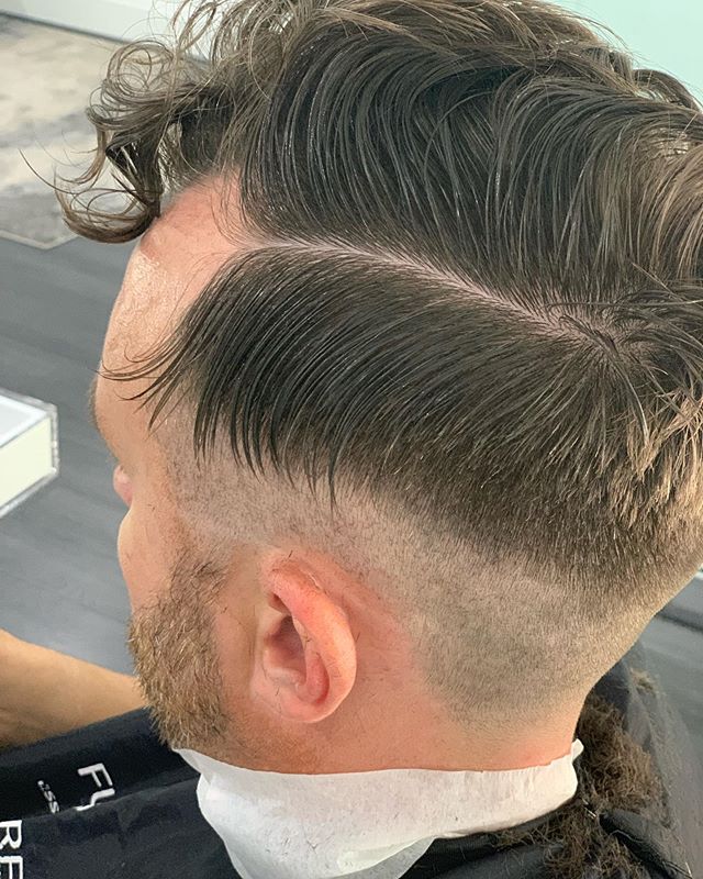 Growing it out can be a little painful + awkward. Little snips along the way do help tho. You know what I mean? .

#yeahthatgreenville #goldwell @goldwellus @ohcpro #renefurterer #greenville #yeahthatgreenville #hair #haircolor #haircut #menshair #lo