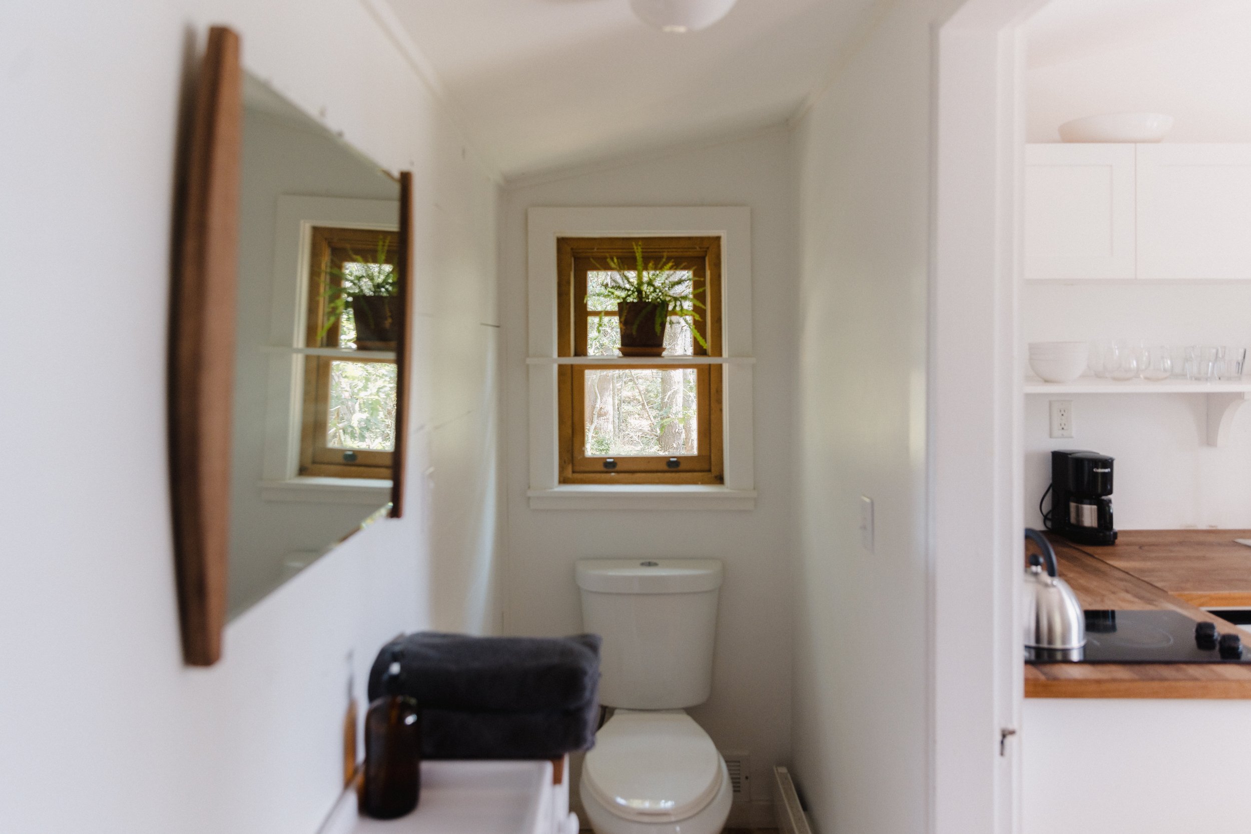 Treehouse Full Bathroom