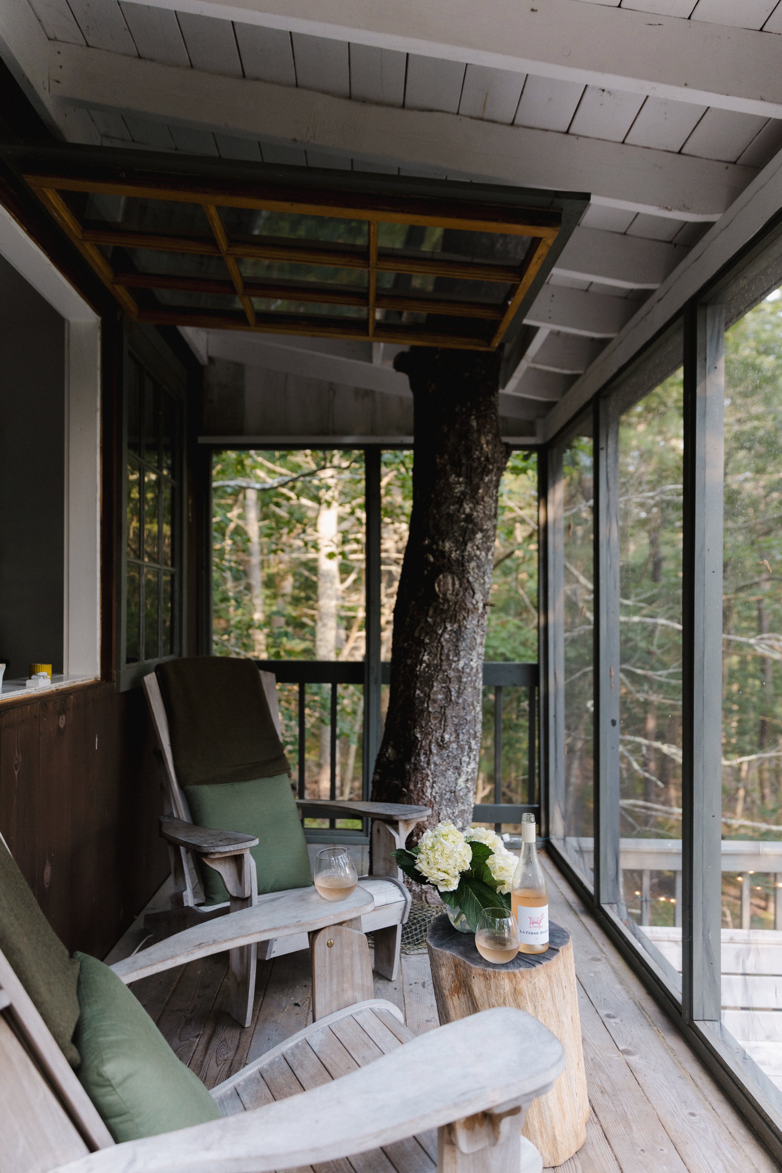 Treehouse Screened in Porch wine flowers