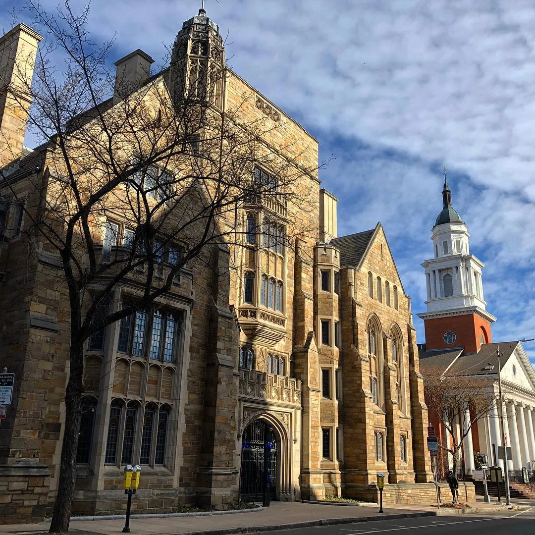 Yale01.jpg