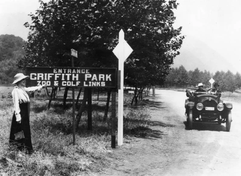 Entrance to Griffith Park. Photo: Security Pacific National Bank Photo Collection / Los Angeles Public Library