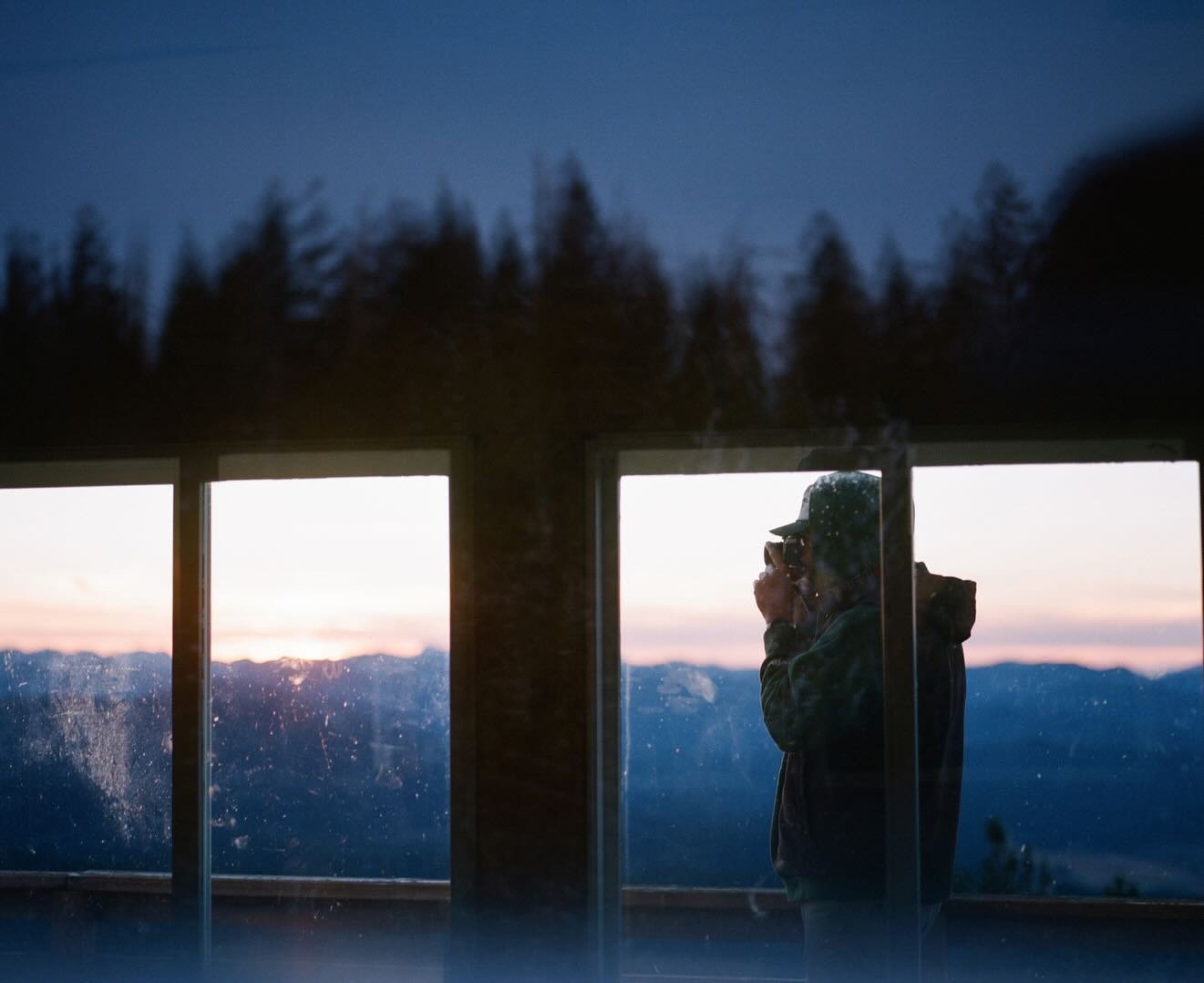 Shoulder Season on 120mm | Truckee, CA

#120mm #filmphotography #laketahoephotographer