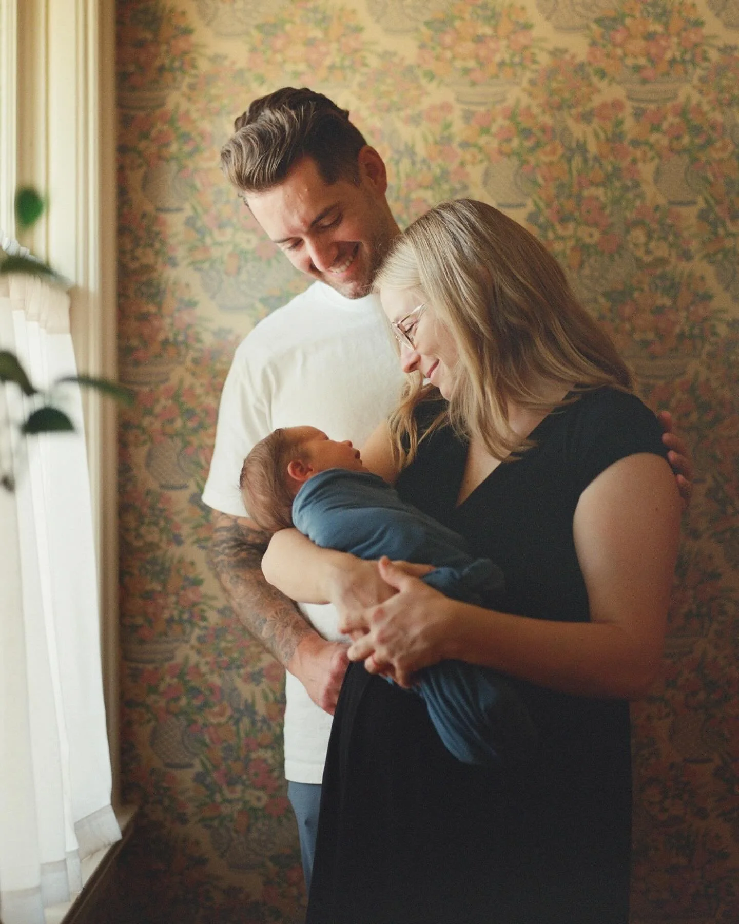 Last December, Caleb told me that he and Olivia were pregnant with their fourth child (which had always been my dream for them). He really wanted to do something creative to make this pregnancy extra special for Olivia and asked if I&rsquo;d come ove