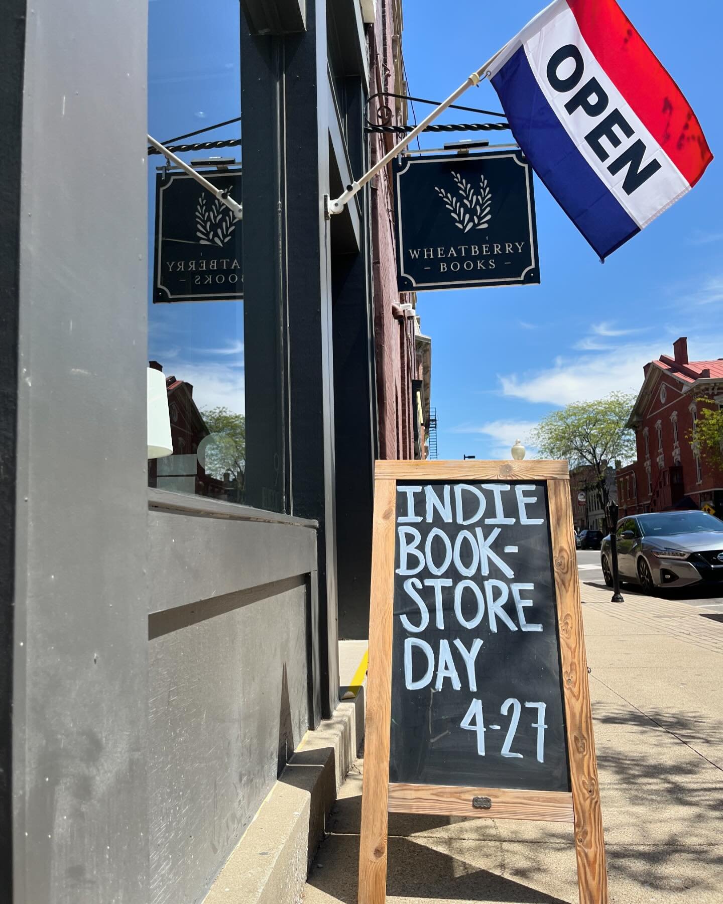 Mark your calendars for tomorrow! Bookstores across the nation will be celebrating the 11th annual Independent Bookstore Day 🎈