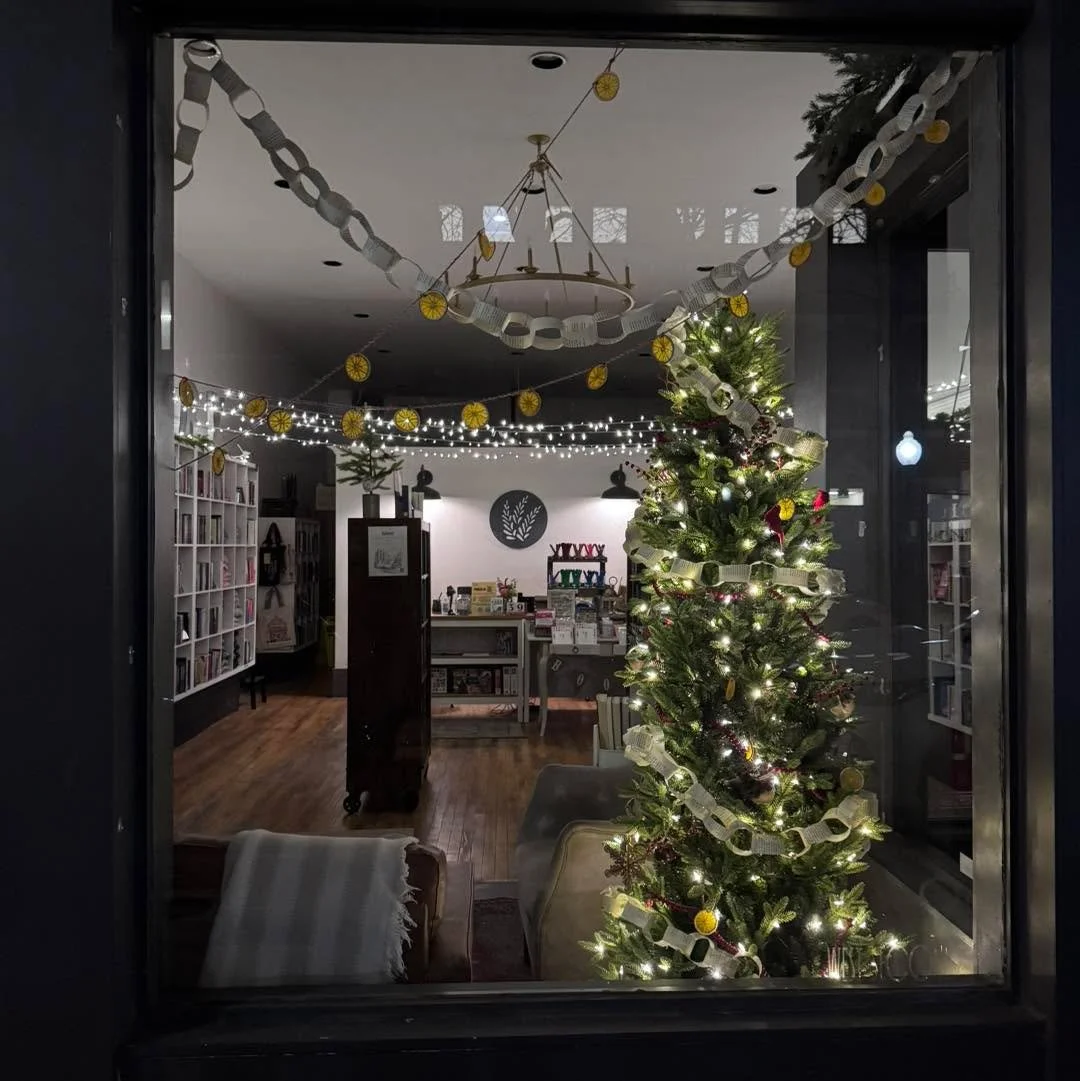 🎄The Downtown Holiday Open House fun continues today! 
We&rsquo;ve got a very merry lineup at the bookstore, and you&rsquo;re invited to spend the day with us:

📚 12&ndash;2 PM: Meet Local Author Glenna Heckler-Todt
She&rsquo;ll be here signing Per