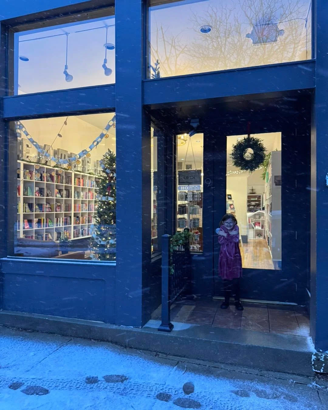 ❄️ It&rsquo;s a winter wonderland outside, but we&rsquo;re serving cozy holiday vibes inside. If you venture out today, we&rsquo;re open 10-7 anticipating your visit! 📚