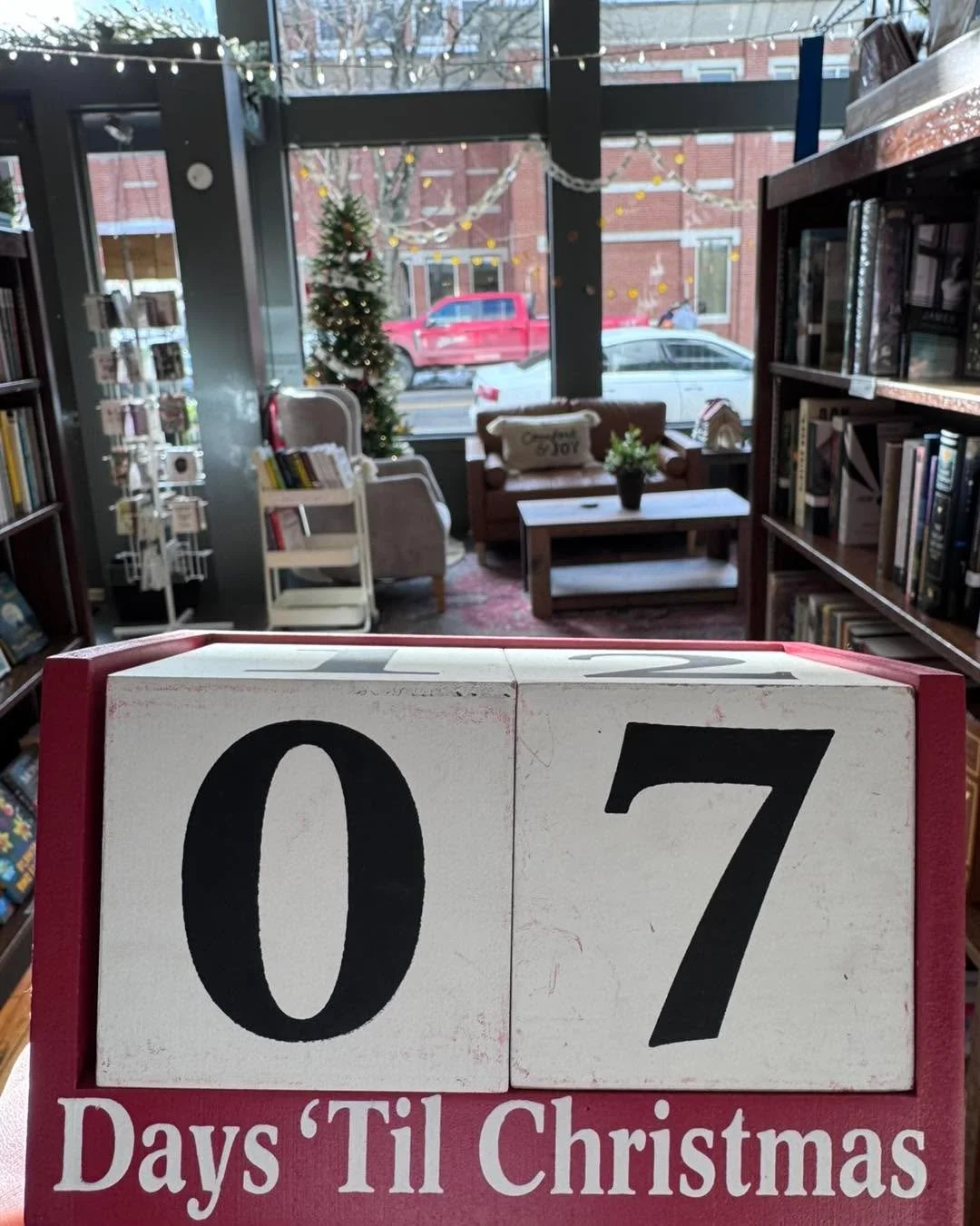 The calendar says one week of holiday shopping left. We say: don&rsquo;t forget yourself in the rush. A good book has a way of quieting the noise and making space for what matters. Let us help you settle in this Christmas. 📖🤍