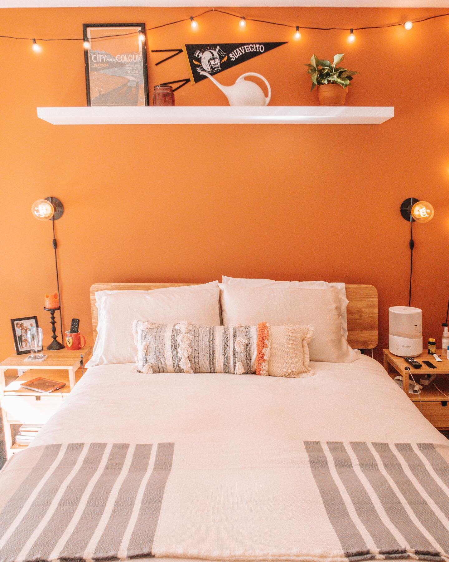 chateau quar*~
.
.
.
.
.
.
.
#cozyhomes #bohobedroom #cozybedroom #targetstyle #targethome #ikeahome #ikeastyle #homestyledecor #orangewall #behrpaint #moroccansky #accentwall #causebox #cutehome #apartmentdecor @apartmenttherapy #apartmenttheraphy