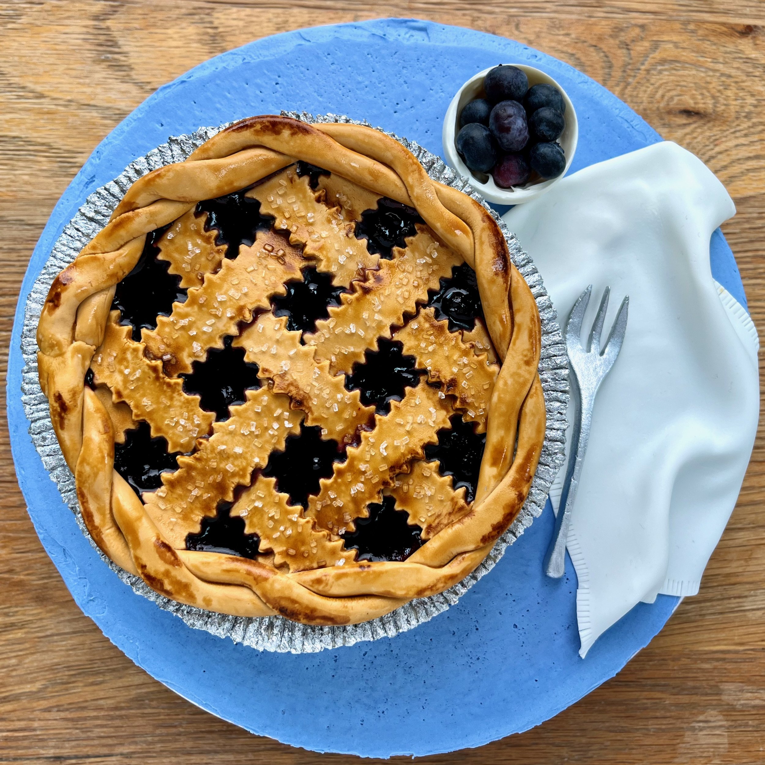 Ceci n'est pas une pie. (It's all cake!)