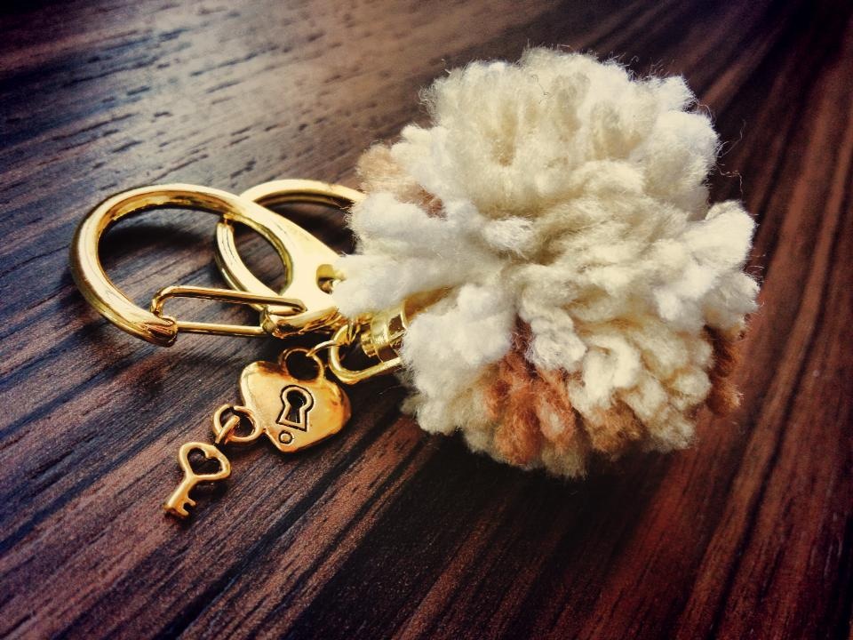 Pom Pom Key Ring_01.jpg