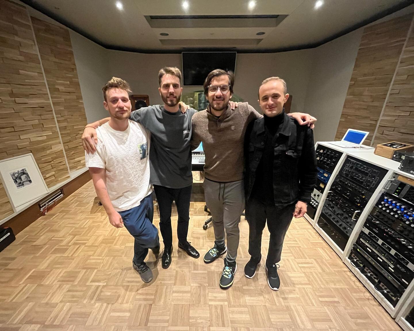 Had a great time on the road with my brothers @gchakarji @alonbenjamini @bassaloni  can&rsquo;t wait to share with you the new album we recorded. 🎶
Thank you again to Ren&eacute; Hess for putting all of this together! 🙏
#music #band #tour #livemusi