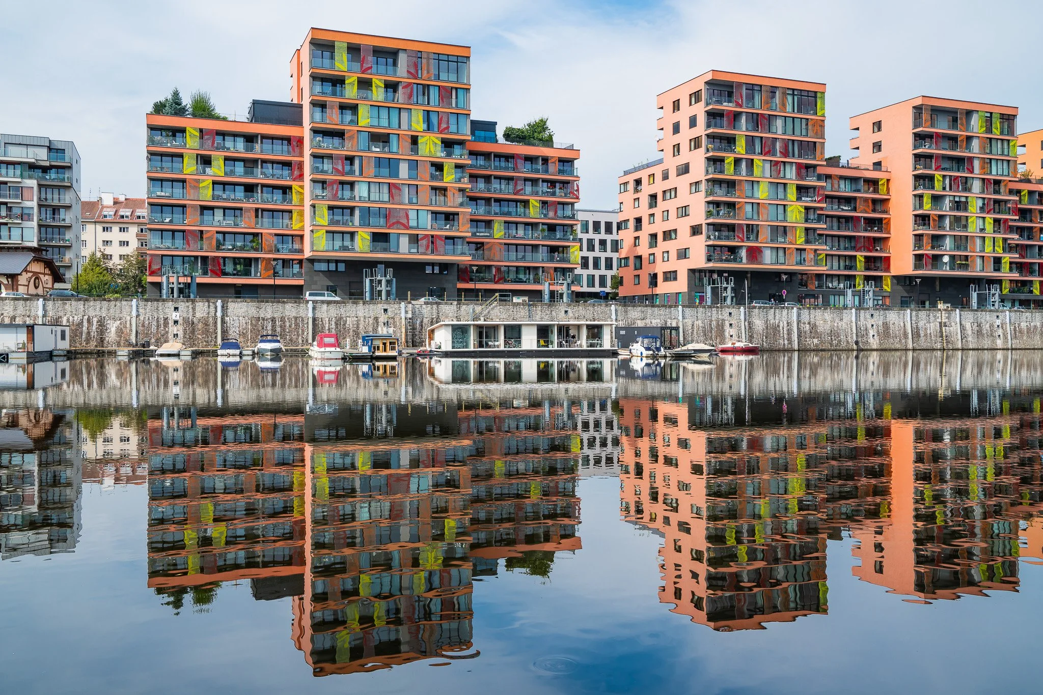 Building_02_0EV.JPG