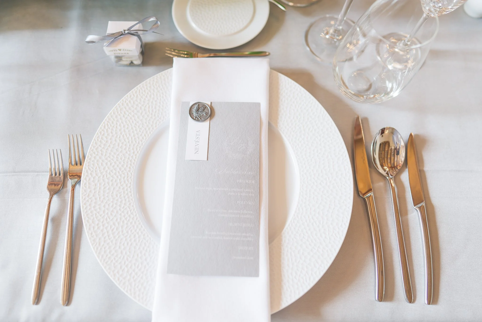 Wedding_Zuzana_and_Clement_Nimerice_Castle_00003.jpg