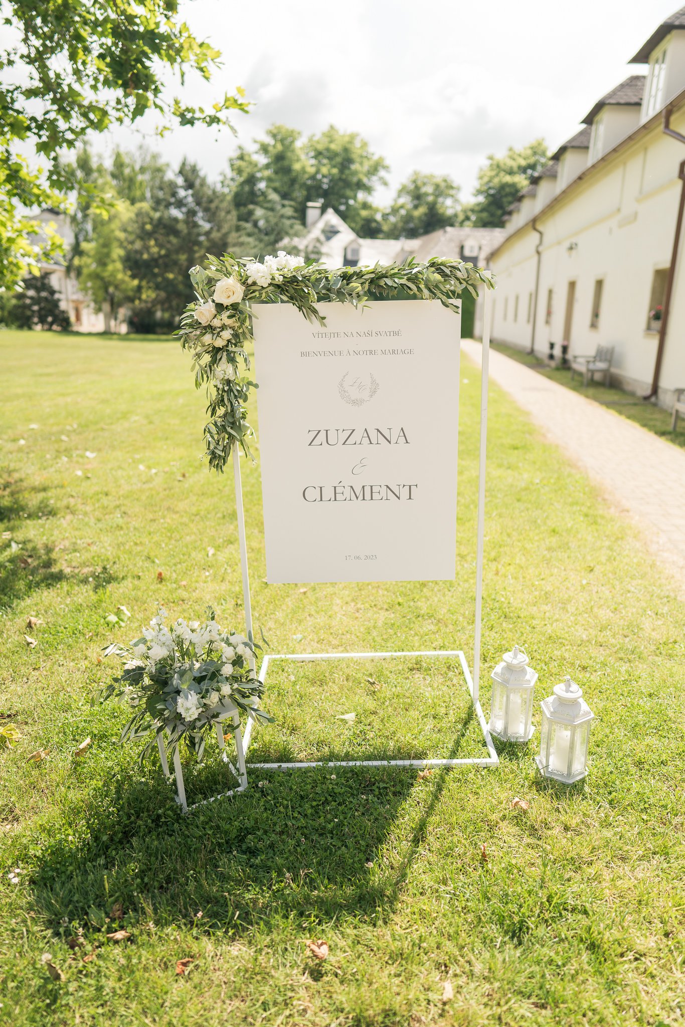 Wedding_Zuzana_and_Clement_Nimerice_Castle_00005.jpg