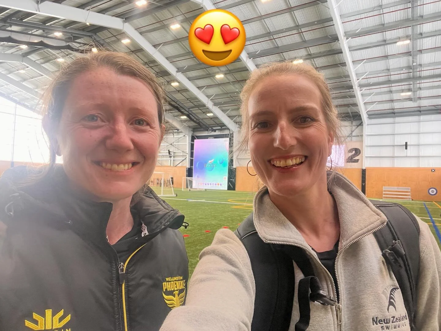 Sports Dietitian Whānau! Amazing catch up for Becky &amp; Tania @nzcis_ this morning ☕️Working away with some of our elite NZ swimmers doing an #altitudecamp but #traininglow and Tania taking excellent care of the #phoenixfootball squads. It&rsquo;s 