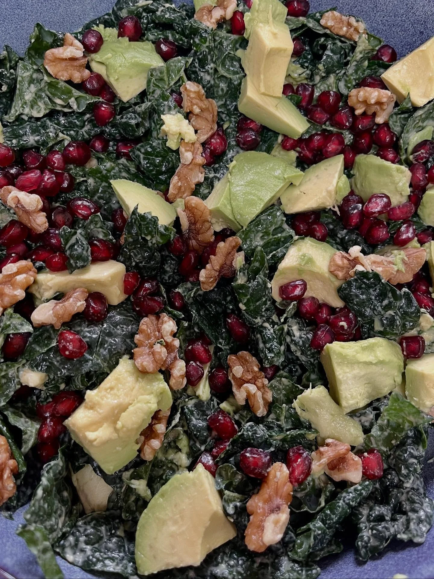 🥬From Home to Bowl! 🥣 My fav #christmassalad is a beautiful recipe from @nadialimcooks and I think the whole company at @nzballet enjoyed it too! Bursting with flavour, texture and colour, and a suitable plate to bring to the #potluck dinner celebr