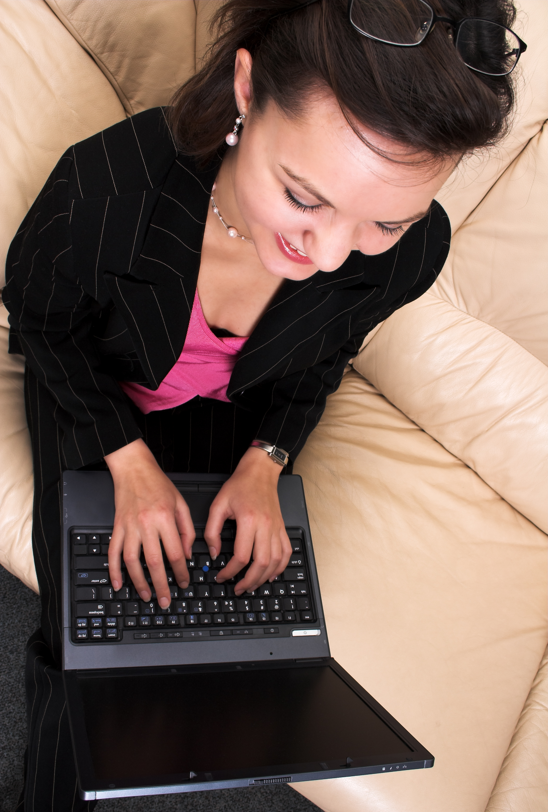 hispanic young woman with laptop.jpg