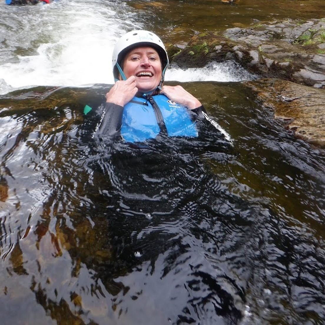 Lobbing self backwards down waterfalls in Brecon Beacons National Park with @yoga_intents @yogi.bach @sea_my_lense @lowrikeenan @leahhhphillips and @meganblackmore was a definite highlight of this UK trip. Nice way to expand the slightly shrunken com