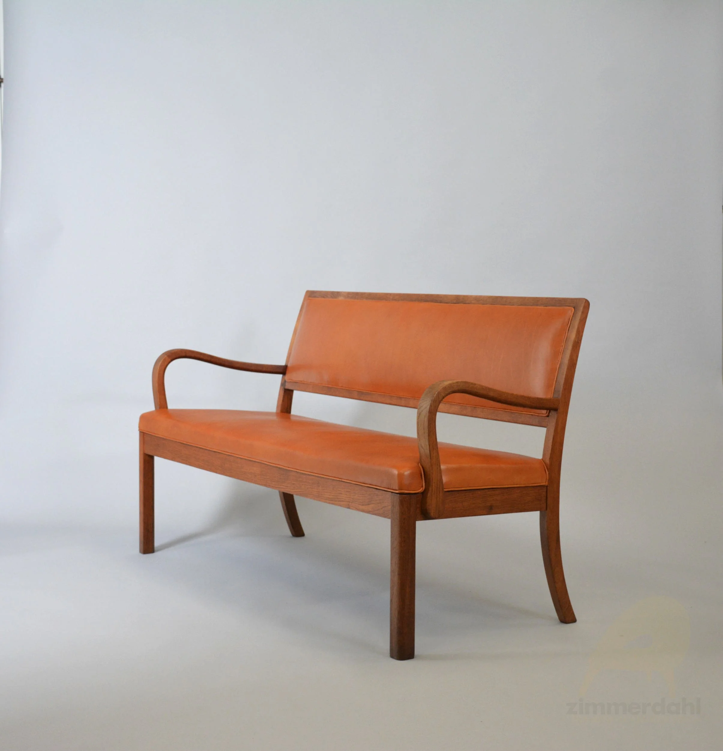 FU 0244 01 Bench Denmark Cabinetmaker Leather Scandinavian Timeless Design.jpg