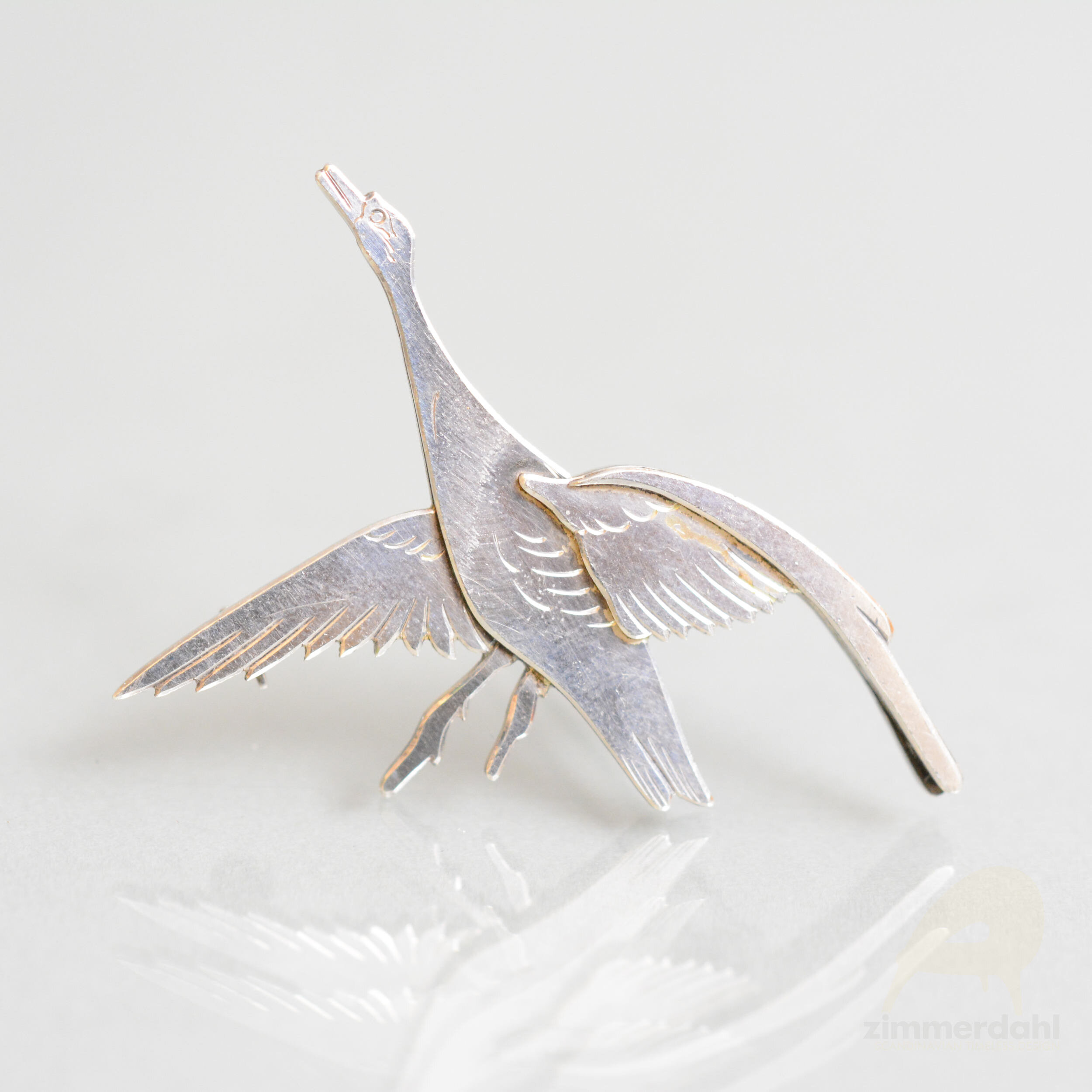 JE 0002 01 Brooch Swan Wiwen Nilsson Scandinavian Design (1).jpg