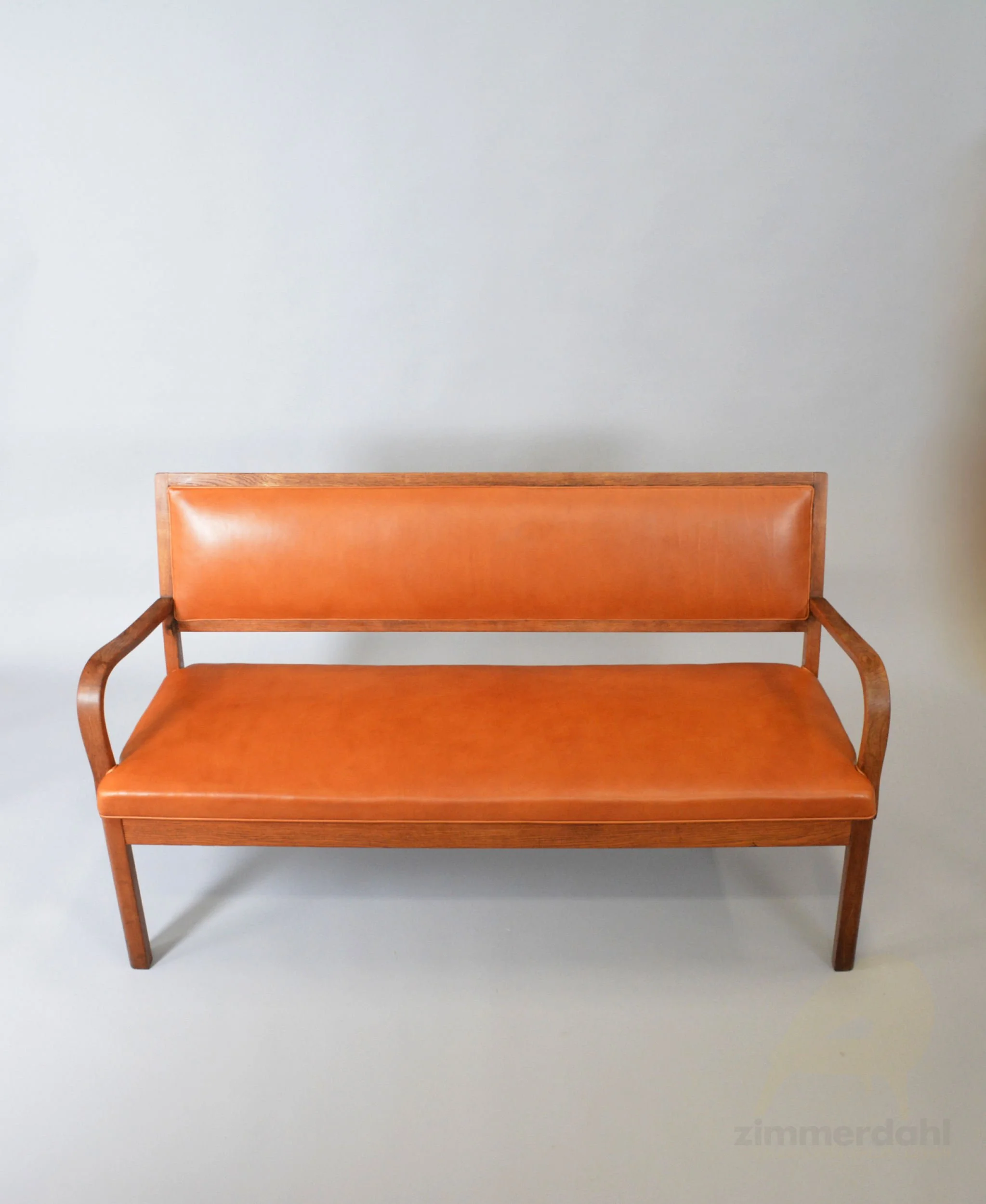FU 0244 05 Bench Denmark Cabinetmaker Leather Scandinavian Timeless Design.jpg