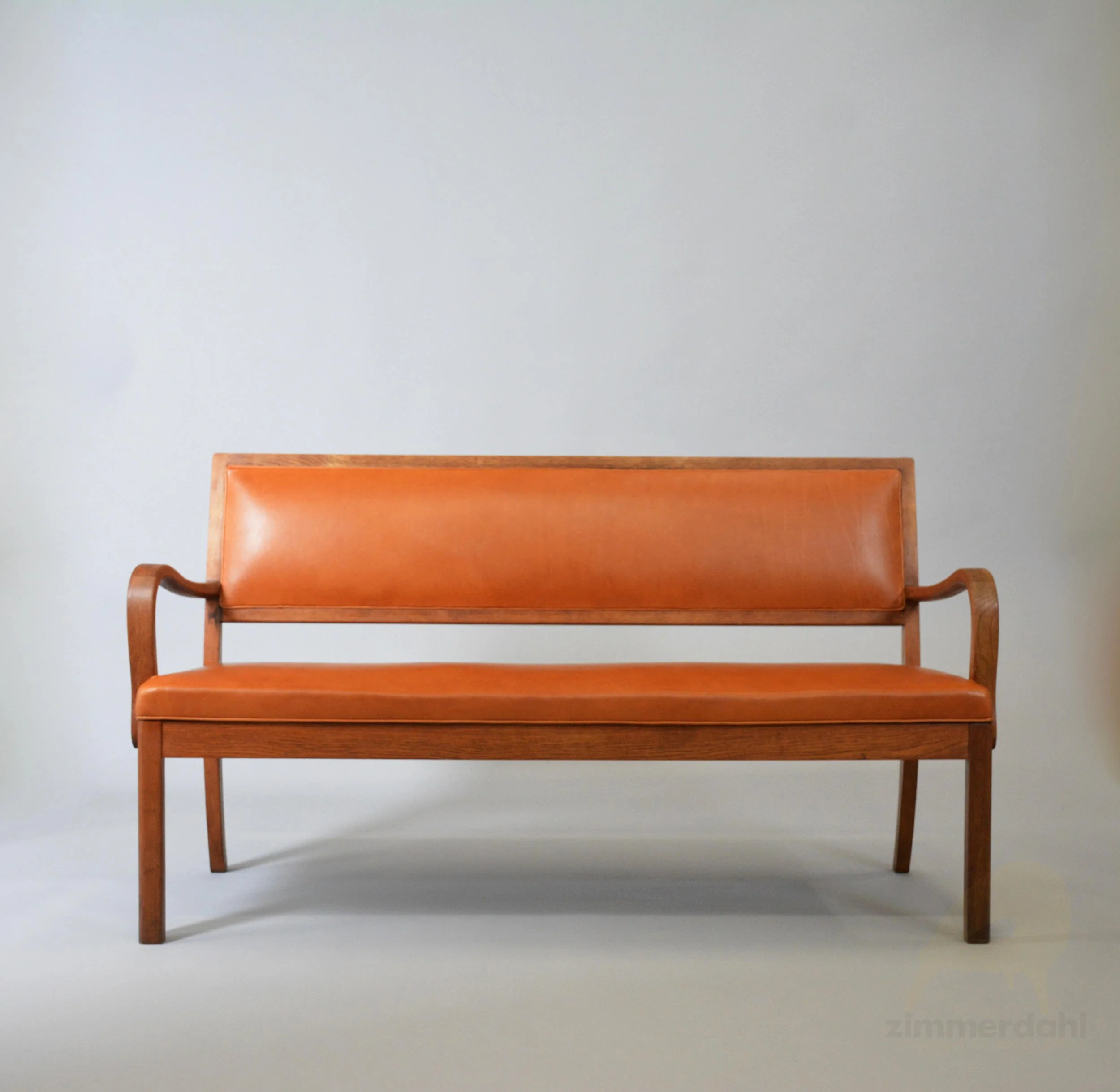 FU 0244 02 Bench Denmark Cabinetmaker Leather Scandinavian Timeless Design.jpg