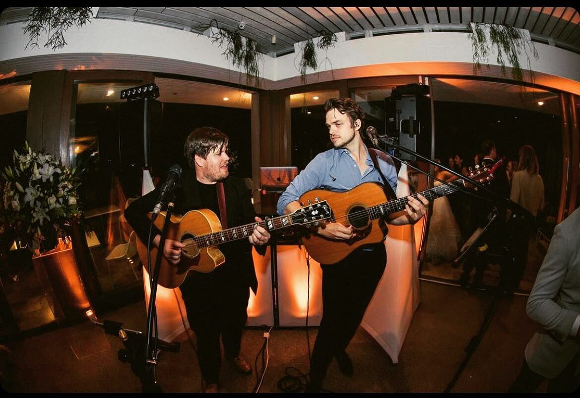 Throwback to our little power duo wedding @alexgibsonmusic 📸: @cousinsandcoweddings