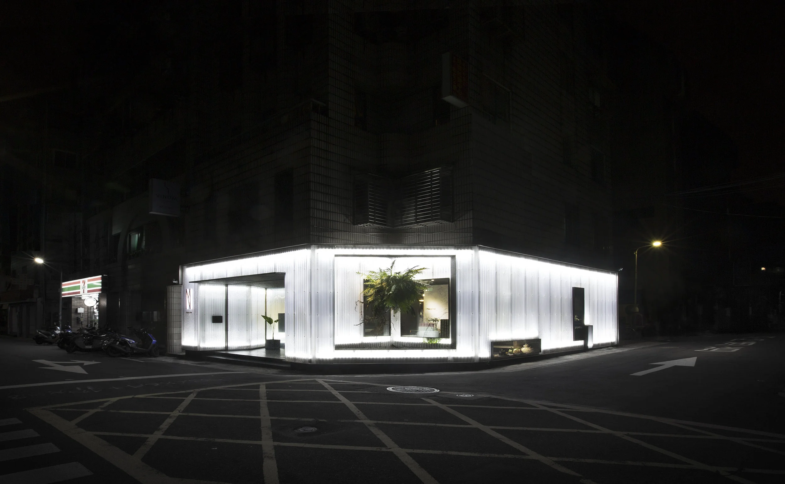 AAAID 商業空間設計案例|Maison Noir II 黑房子精品店