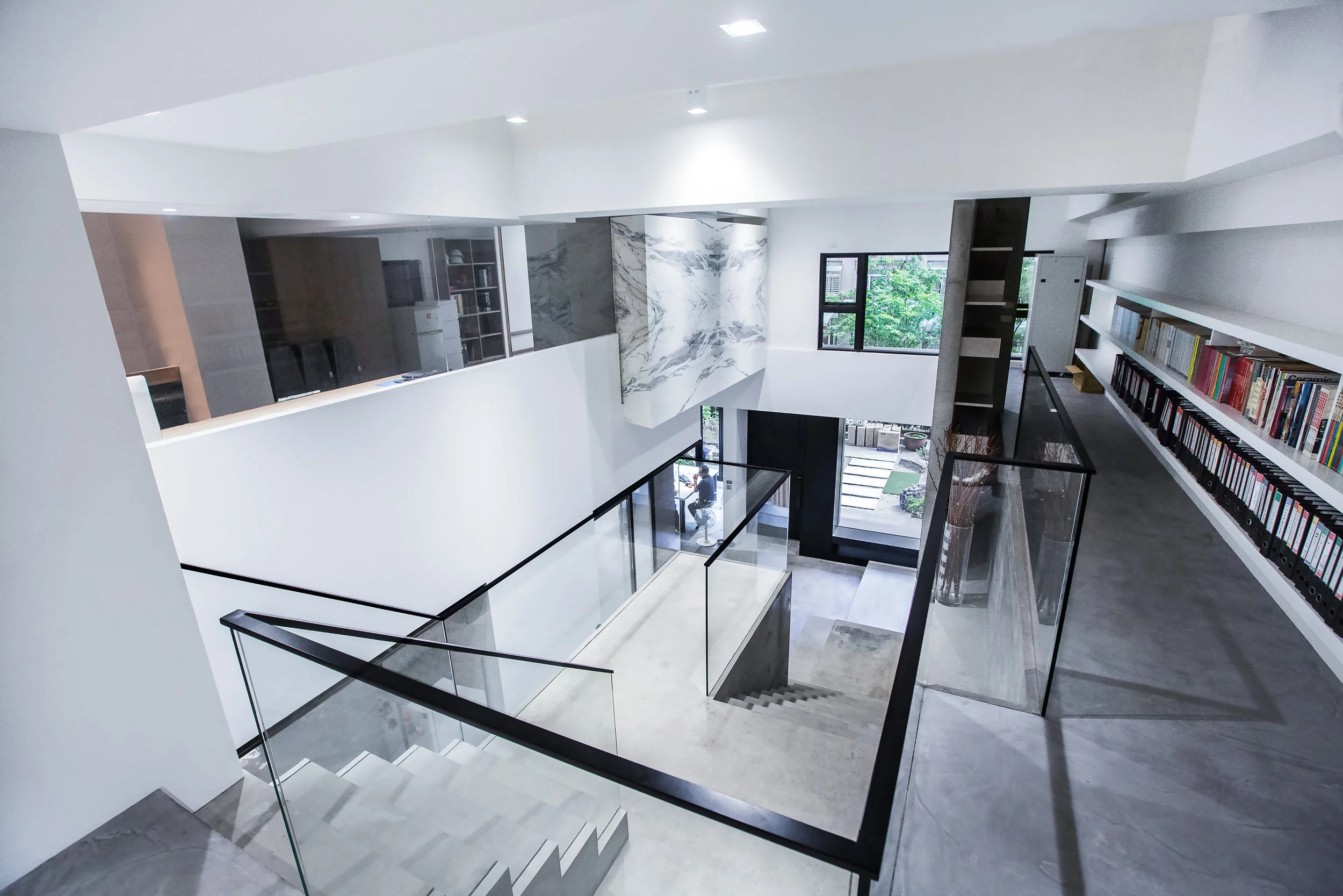 大理石，脫縫，清水模樓梯，黑鐵