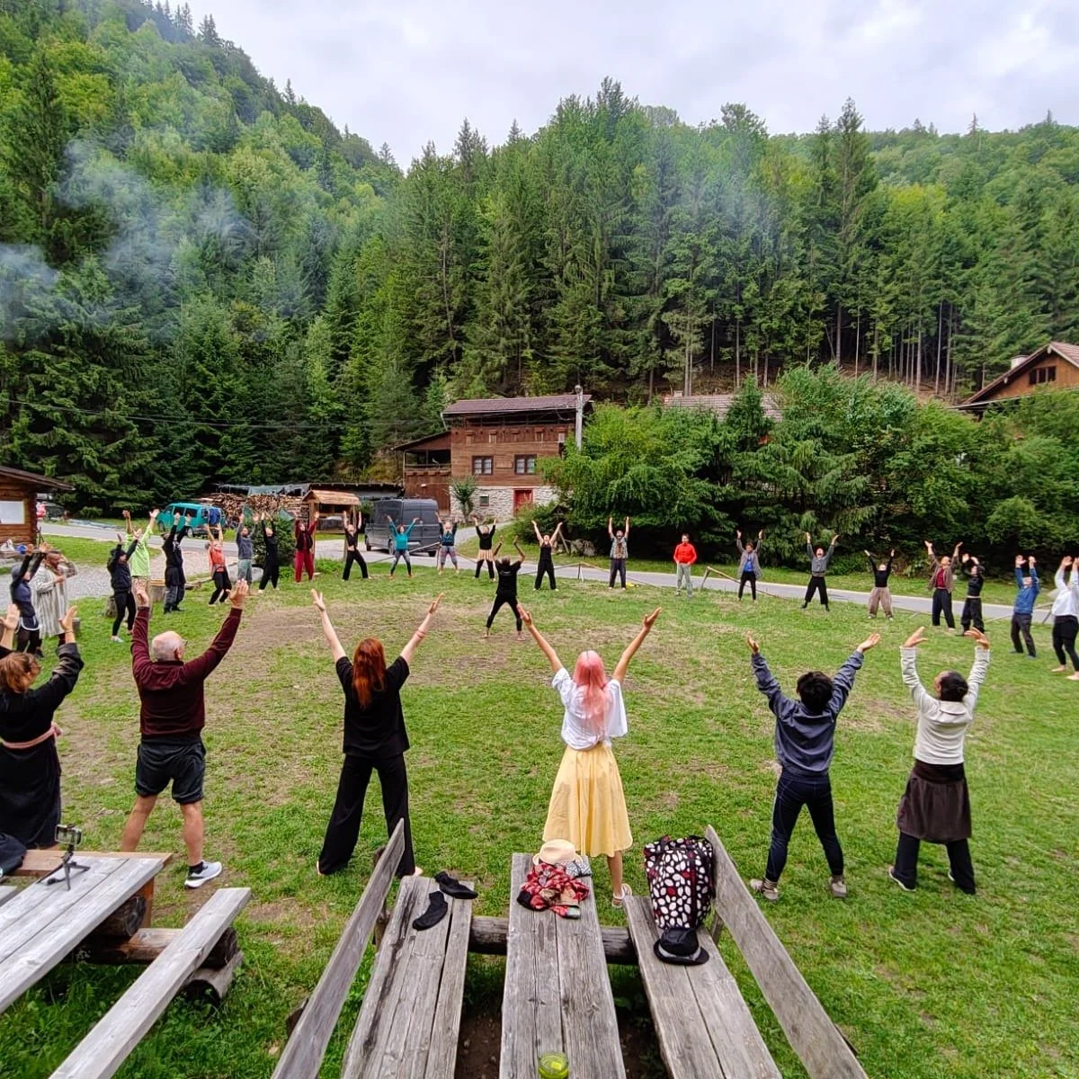 Europe Tour Refection ＃１🌿
★Butoh Lab Camp in Romania

Deep in the mountains of Transylvania（ yes, the land of Dracula! ）we&rsquo;ve just finished a 10-day experimental Butoh camp last week. Surrounded by lush green hills, fresh mountain air, and a c
