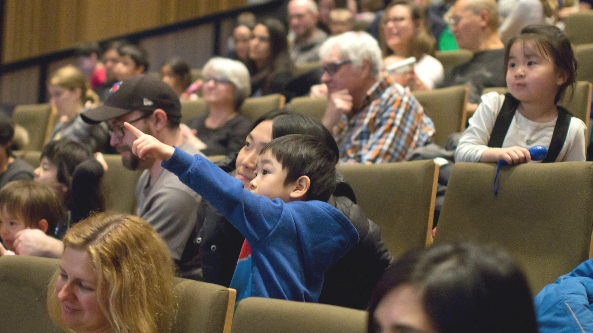 POINTING+AUDIENCE+.jpg