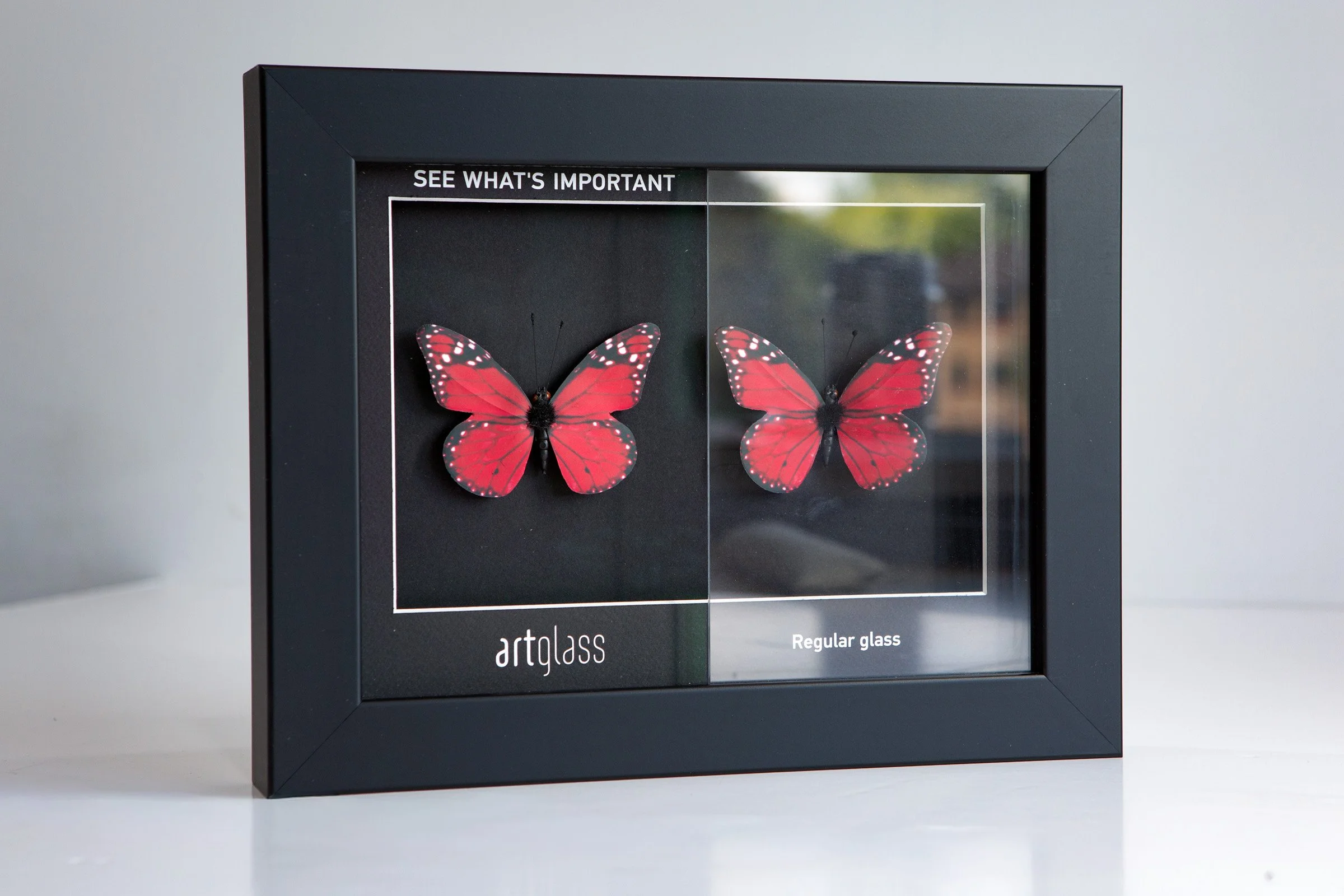 Example of ArtGlass vs Standard Float glass offered at The Nunhead Framer