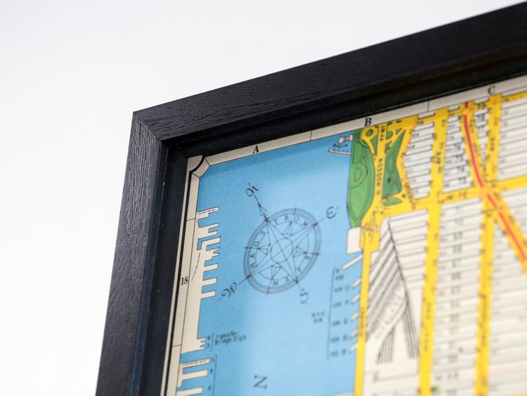 Detail of close mounted framing by The Nunhead Framer
