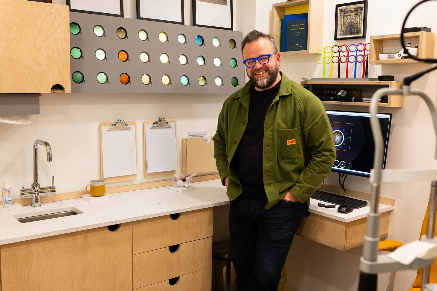 1|3 👀eye eye! 👀We were challenged by @brittain.opticians to transform a tired and dysfunctional optician&rsquo;s consultation room.

Central to the design concept is a playful illuminated lighting feature which showcases different coloured glasses 