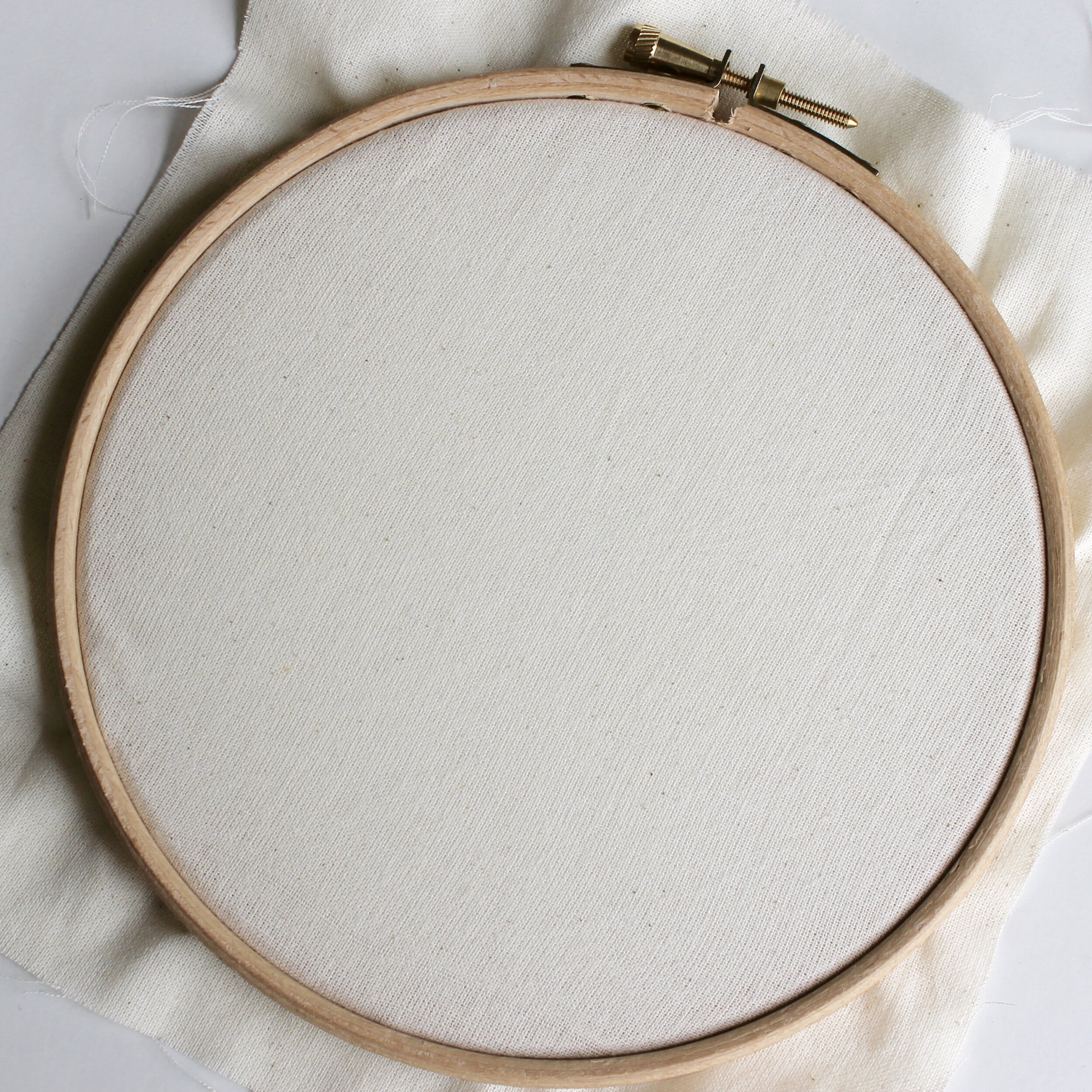 Round Edge Wood Embroidery Hoop - Stitched Modern