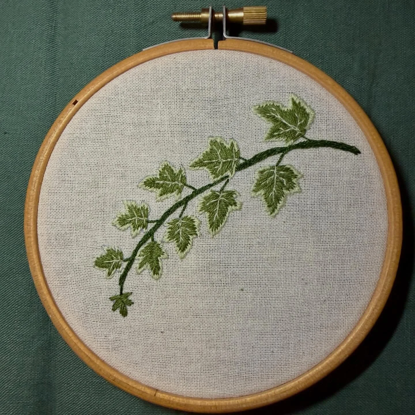 I never shared to the grid the embroidery pattern I released for free to my email newsletter subscribers in December. You can sign up for my newsletter and get this pattern for free until the end of May. My next brand new free pattern will be release