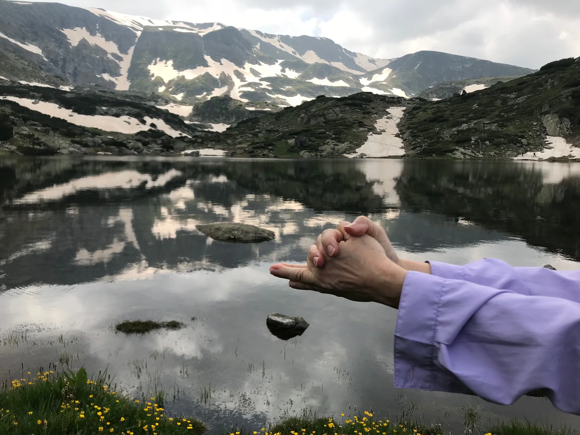 Jalashaya mudra. Photo by Dharma Kshetra Yoga.