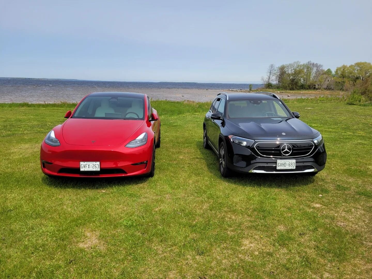 Shooting the comparo #Mercedes #EQB vs #Tesla #ModelY