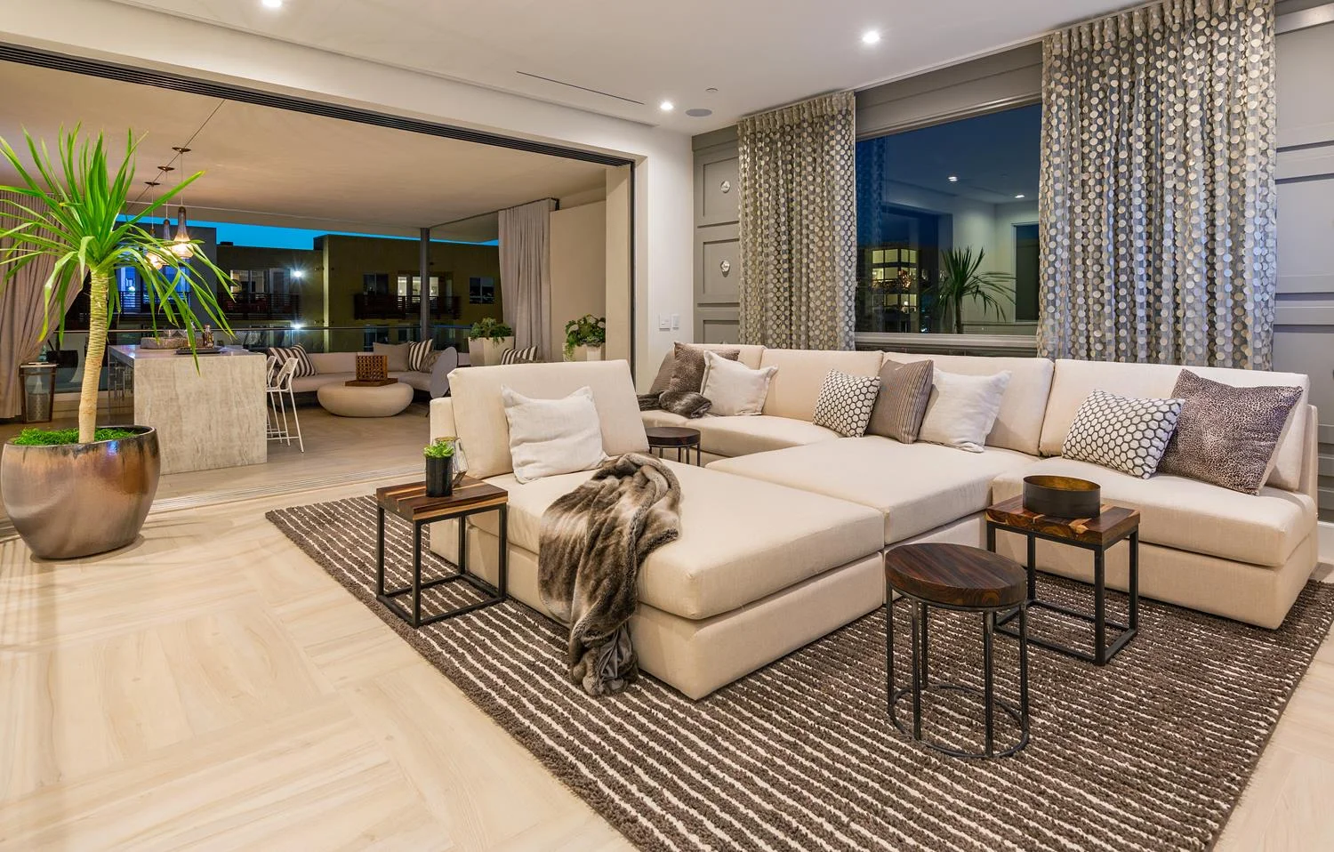 5900VillageDrive059.jpg