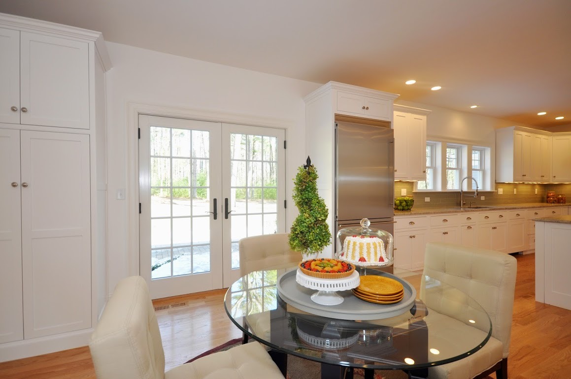 13-82 - kitchen nook.jpg