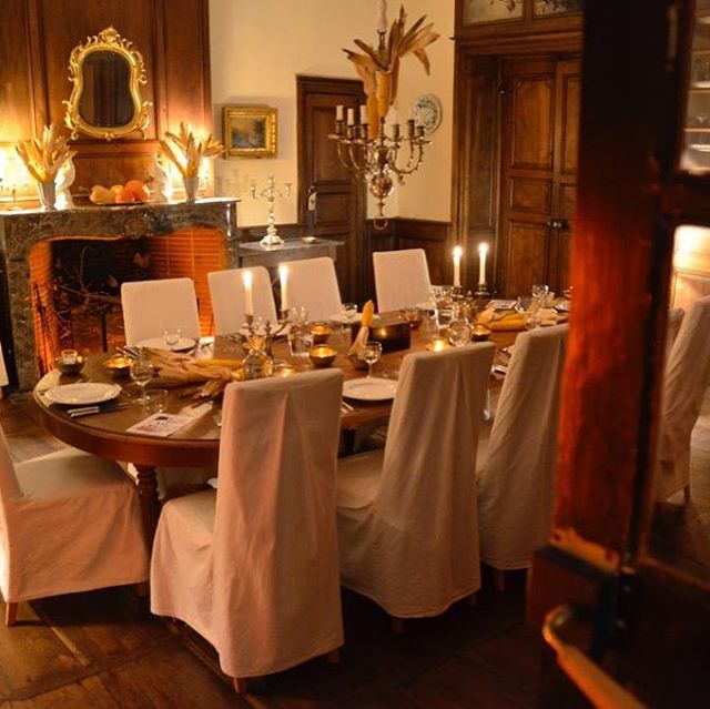 Last dinner for this years thinking-week season @chateaudorion  #thinkingweek #literature #wasberuehrtdasbleibt #interiordesign #interior #dinner #kaminfeuer #enjoy #genie&szlig;en #denken #teilen #nachdenken #beruehrend #warm #autumn #france #amitie