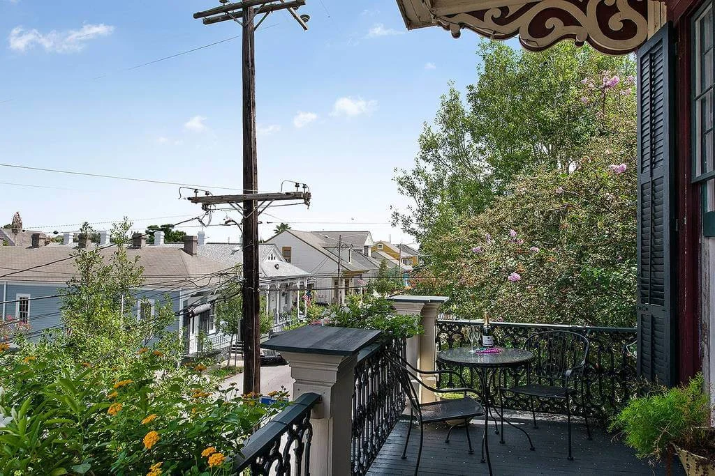 balcony.jpg