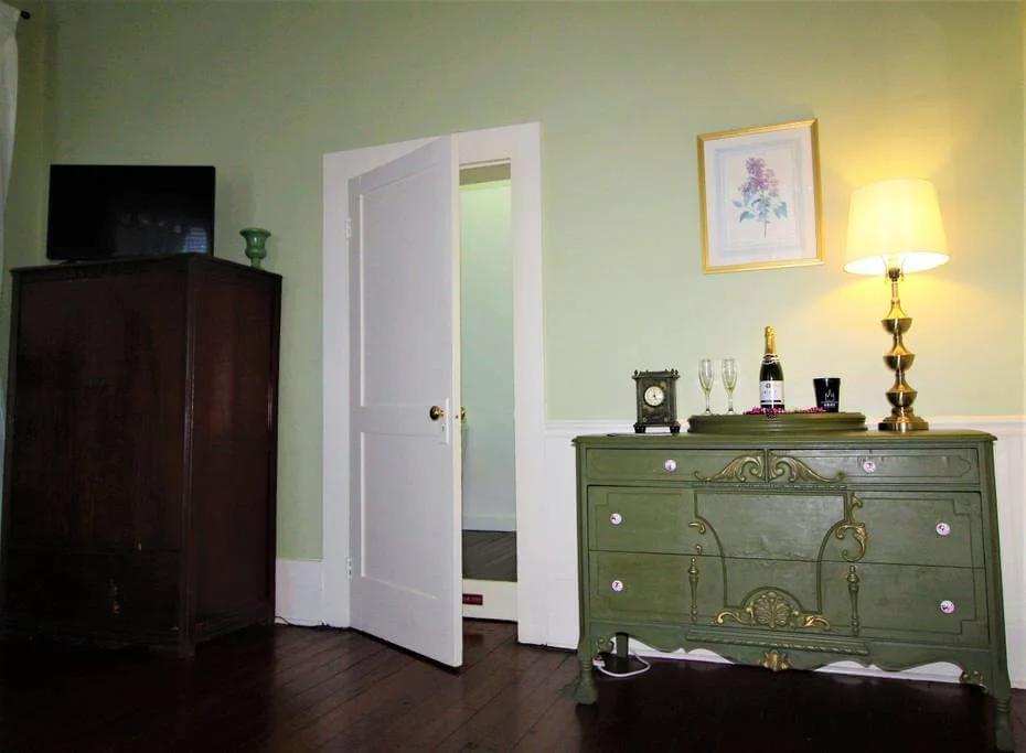 bedroom 4.jpg