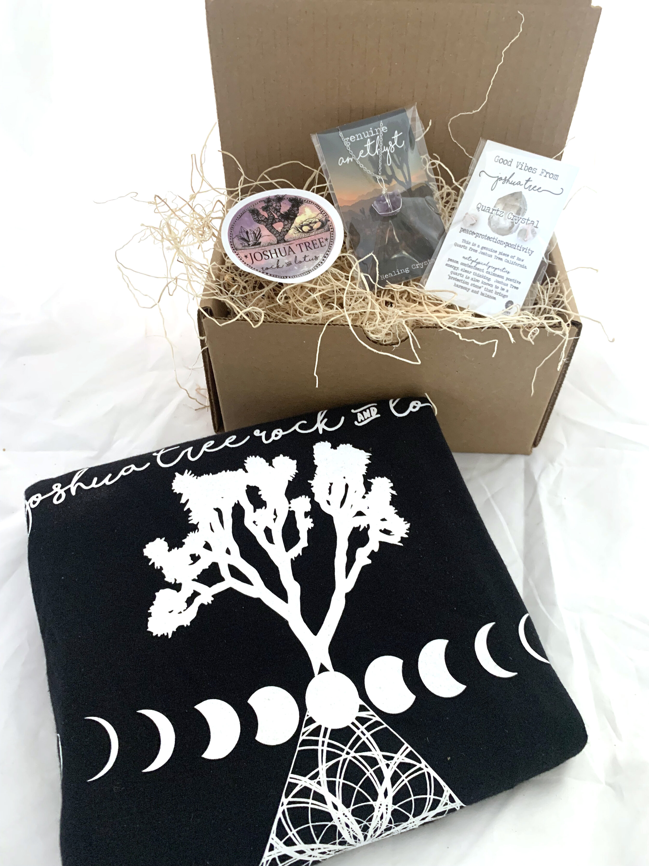 Joshua Tree T-Shirt, Joshua Tree Quartz Necklace and Earrings Set